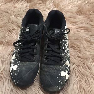 Black softball cleats